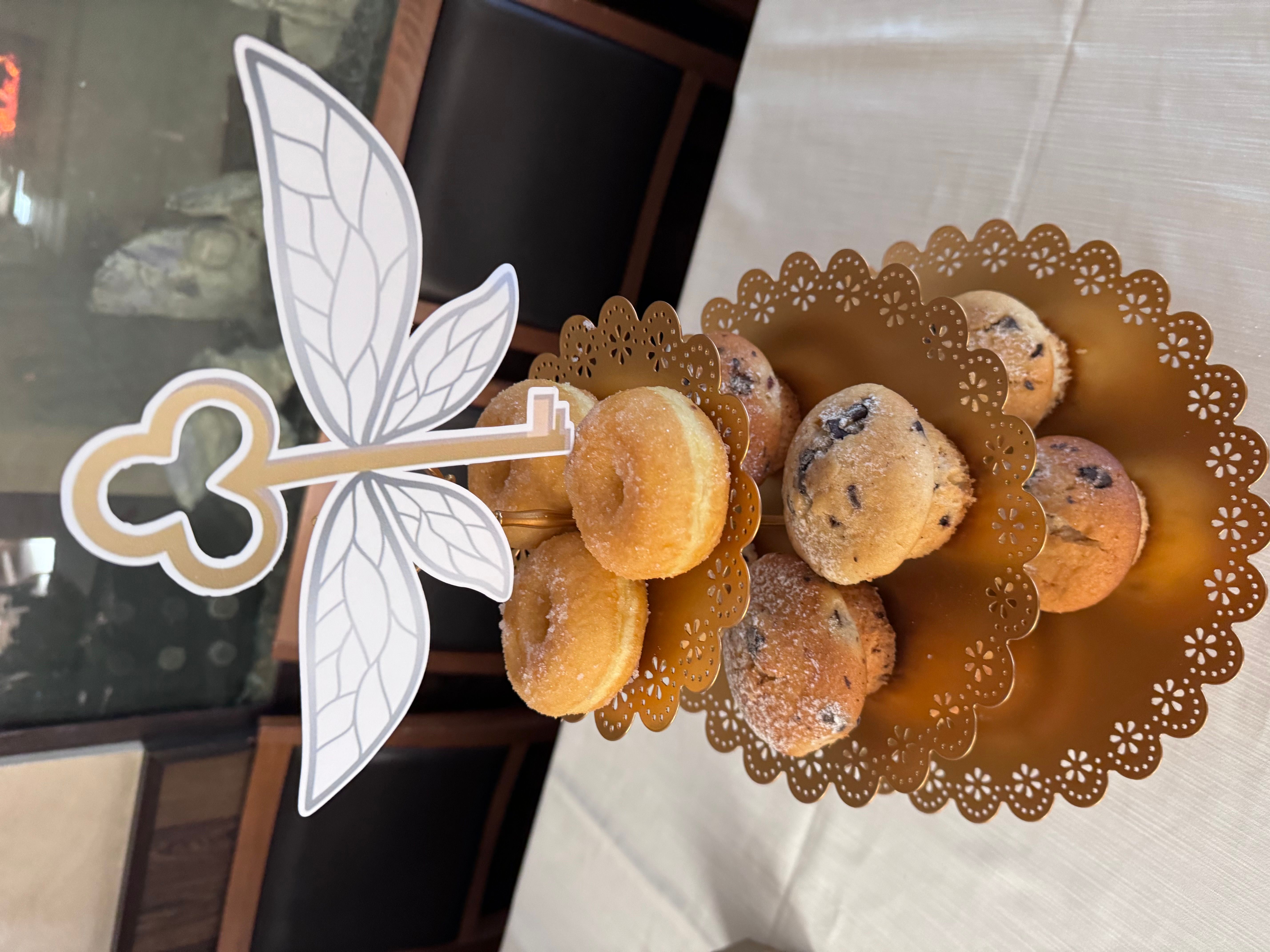 Allestimento Compleanno Harry Potter Elegante – Sweet Table a Tema con Balloon Bouquet Borgogna e Oro