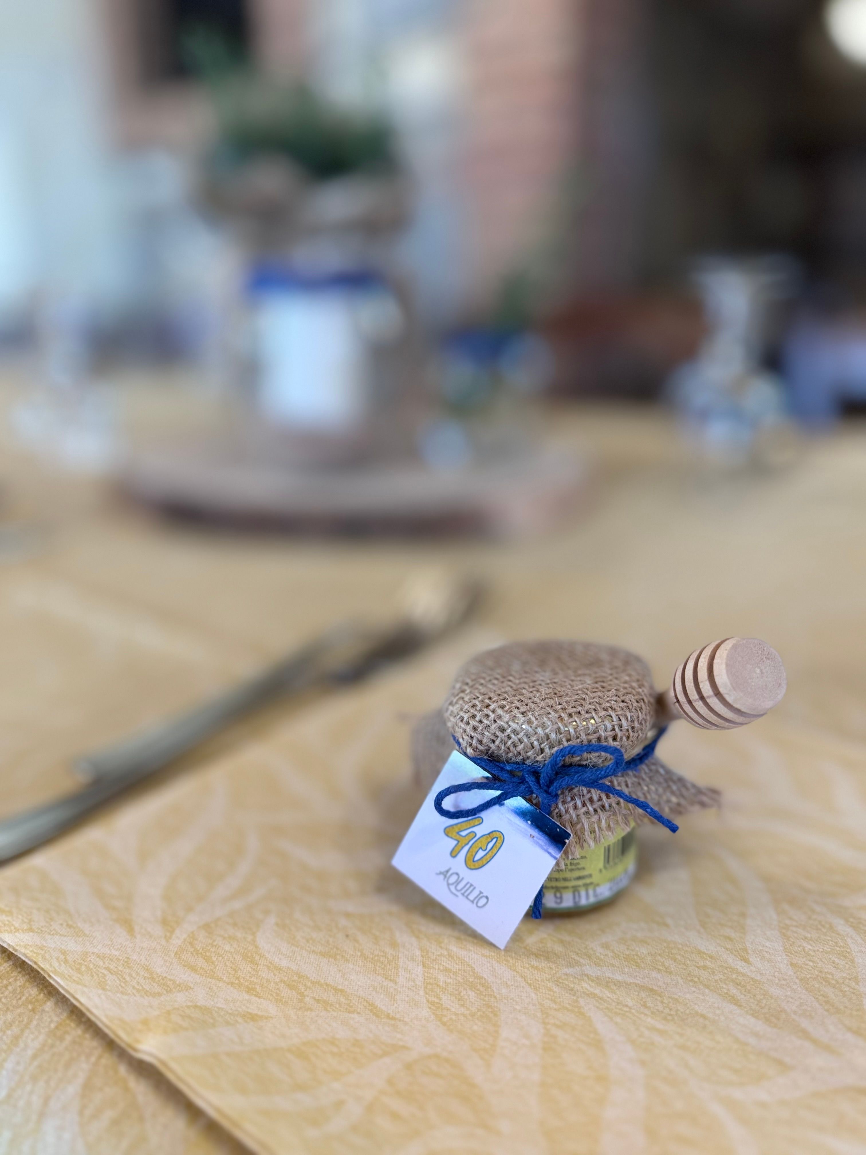 Allestimento 40 Anni Elegante Blu e Oro – Balloon Design Luxury con Confettata e Tavolo Coordinato