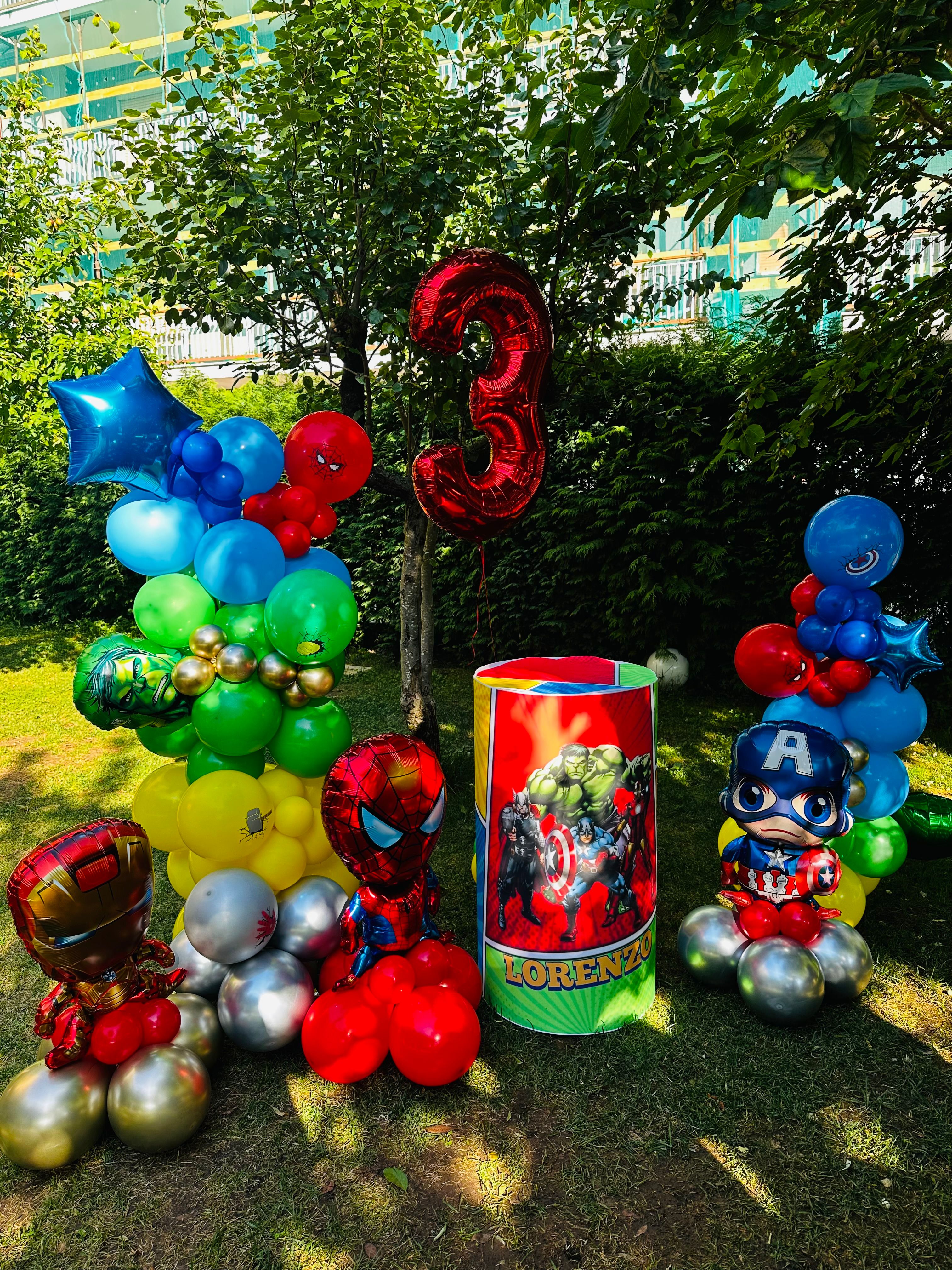 Allestimento Compleanno Tema Avengers – Balloon Art Supereroi con Numero 3 Gigante e Decorazioni Marvel Bambino