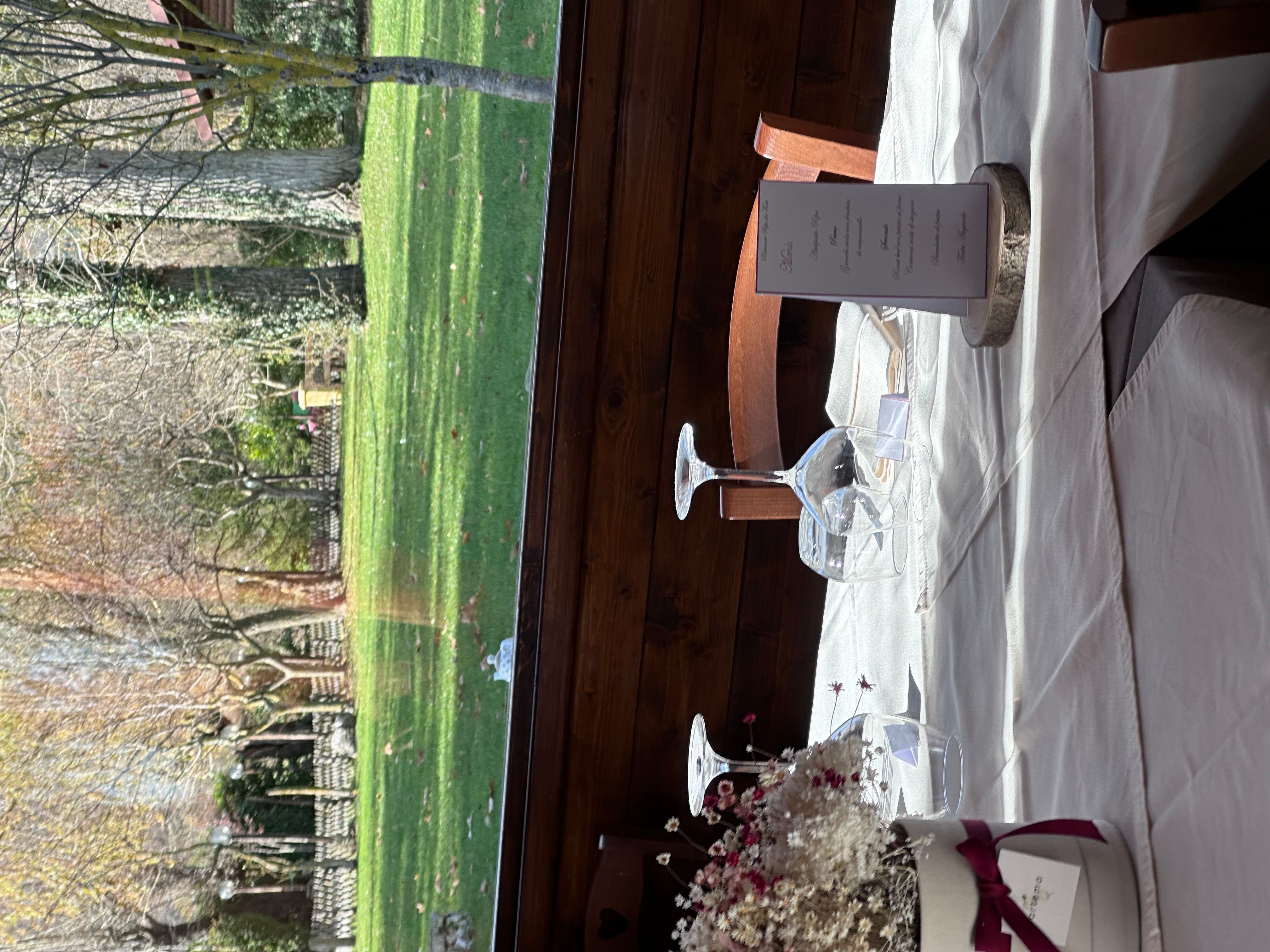 Allestimento Confettata Elegante Battesimo e Matrimonio – Sweet Table Romantico con Fiori Secchi e Palloncini Cuore