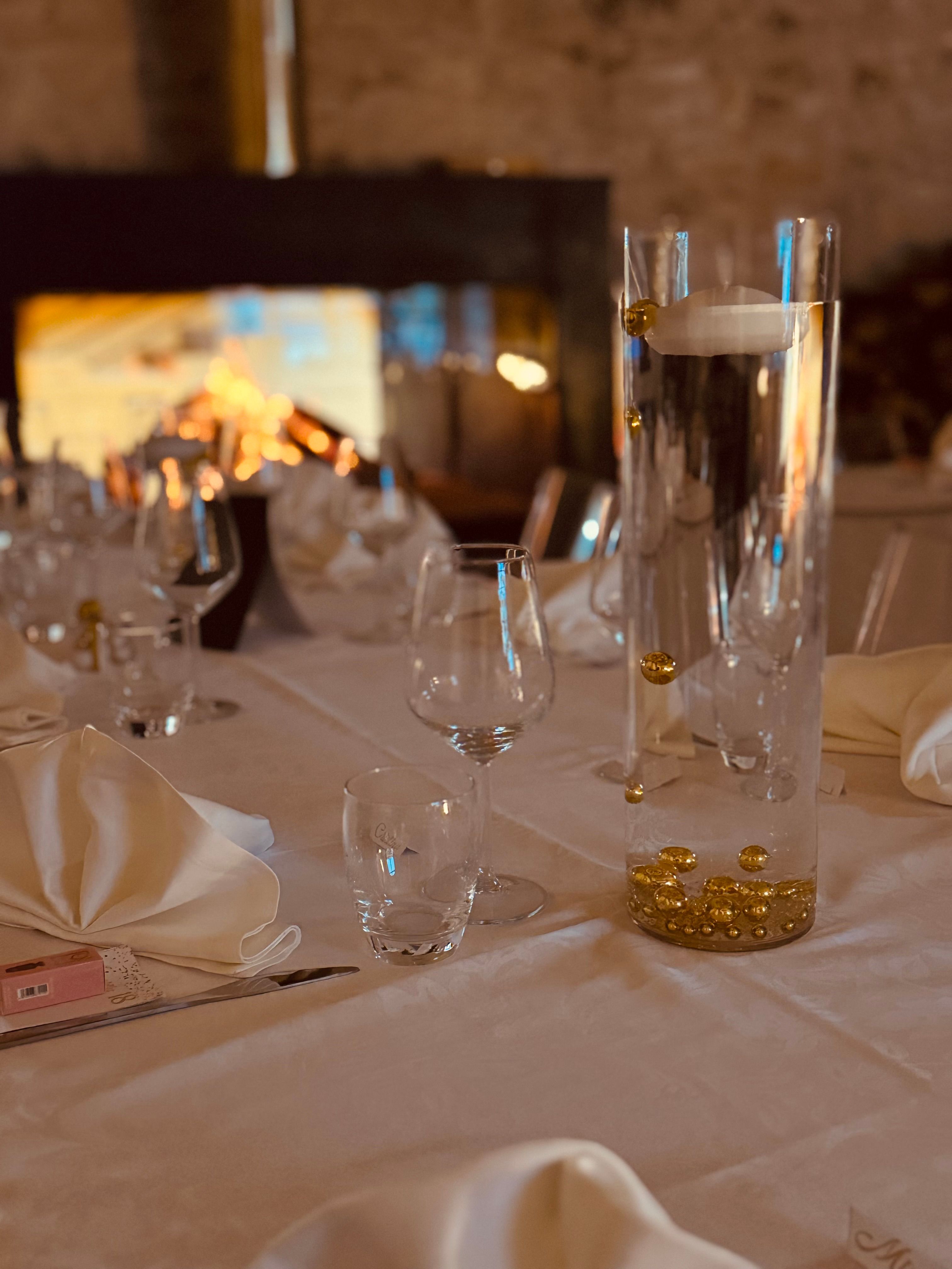 👉 Allestimento 18 Anni Luxury Oro e Bianco con Cerchio Decorato, Luci Calde e Numero 18 Luminoso