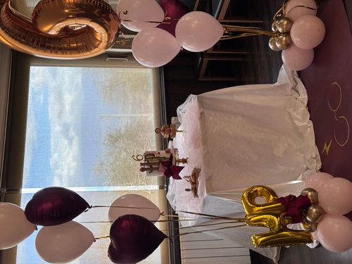 Allestimento Compleanno Harry Potter Elegante – Sweet Table a Tema con Balloon Bouquet Borgogna e Oro