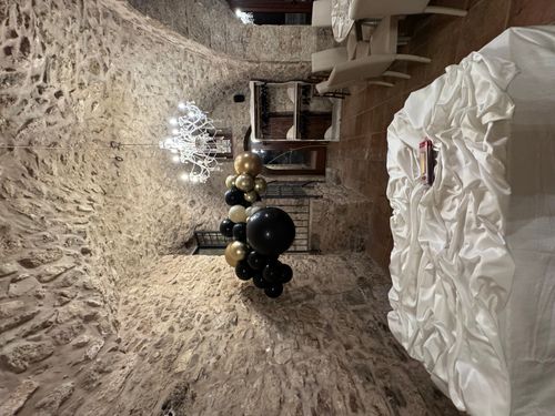Allestimento Evento Elegante Black & Gold – Balloon Design con Mise en Place Luxury in Location raffinata