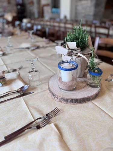 Allestimento 40 Anni Elegante Blu e Oro – Balloon Design Luxury con Confettata e Tavolo Coordinato