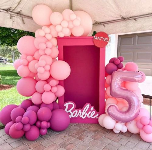 Allestimento Compleanno Tema Barbie Rosa – Arco Balloon Organico con Box Scenografico e Numero Personalizzato a Isernia