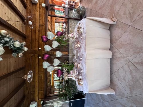 Allestimento Confettata Elegante Battesimo e Matrimonio – Sweet Table Romantico con Fiori Secchi e Palloncini Cuore
