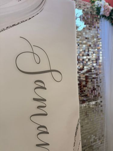 Allestimento elegante per 40 anni in stile luxury gold & white