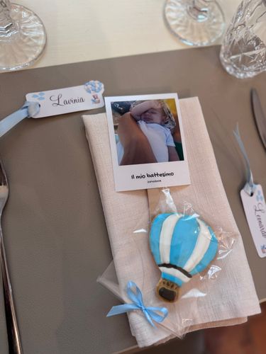 Allestimento Battesimo Elegante con Balloon Arch Pastello e Torta Tema Orsetto