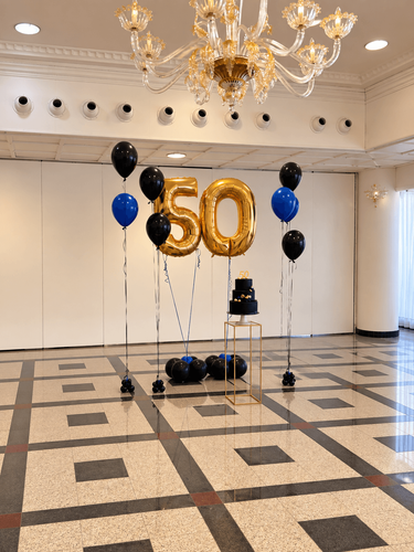 Allestimento 50 anni a Isernia | Panfilo, nero blu e oro a Isernia