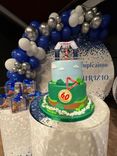 Allestimento 60 Anni Elegante Blu e Argento – Balloon Arch con Backdrop Personalizzato e Sweet Table